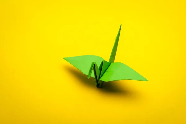 Бумажный кран Оригами — стоковое фото