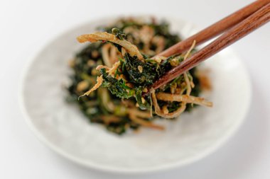 root vegetable. spring vegetable food. strong flavored food