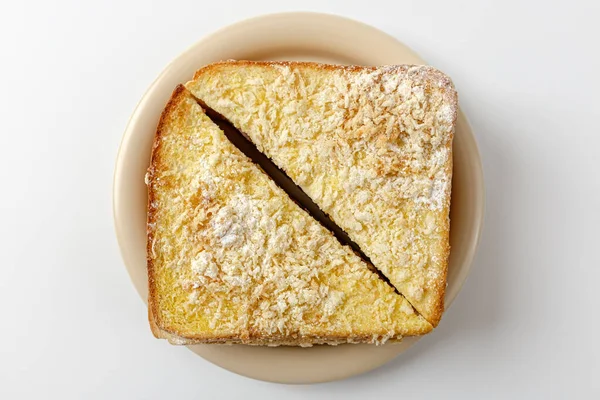 三明治加火腿和奶酪三明治加果酱鸡蛋涂层面包 — 图库照片