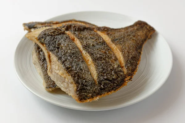 Ψητό Ψάρι Πιάτα Ιππόγλωσσα Ψάρια Αλμυρά Και Τρυφερά — Φωτογραφία Αρχείου