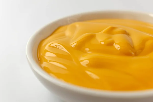 Lezzetli sos. Tuzlu sos. Çedar peynirli sos.