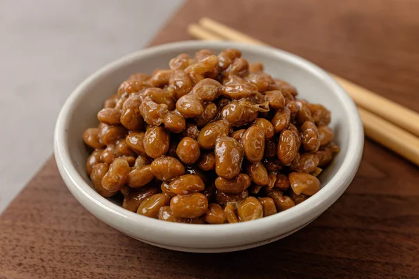 Soya fasulyesinden yapılmış yiyecek. Mayalanmış soya fasulyesinden yapılmış yiyecek. Japon yemek kültürü