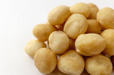 Bir çeşit kaçık. yumuşak ve lezzetli fındıklar. Yuvarlak şekilli fındıklar