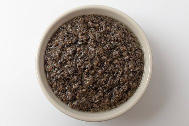 Mantarlı sos. Mantarlı sos ve zeytinyağı. İtalyan yemek kültürü