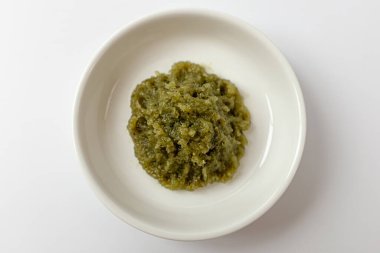 Beyaz bir arka plan üzerinde Wasabi