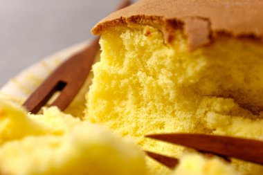 Yumuşak ve tatlı ekmek kastellası