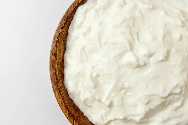 白色背景的希腊酸奶 — 图库照片