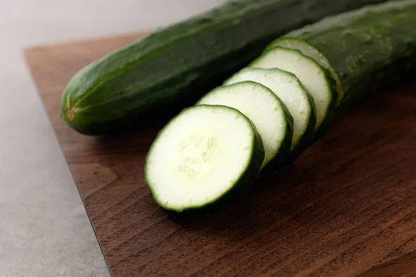 Lange Sappige Groene Komkommer — Stockfoto