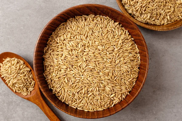 Pişmemiş sağlıklı tam tahıllı yulaf