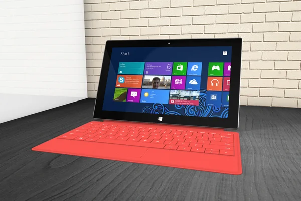 Microsoft bir raf'deki yüzey pro tablet.