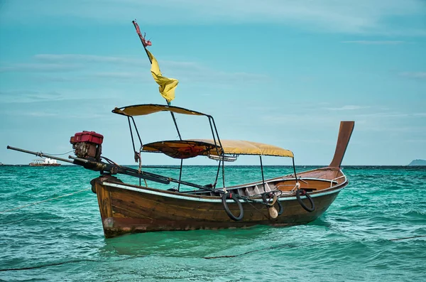 Koh Lipe Thailand 2021 Thai Traditional Long Tail Boats Resting — Fotografia de Stock
