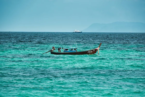 Koh Lipe Ταϊλάνδη 2021 Παραδοσιακά Σκάφη Μακριά Ουρά Που Αναπαύονται — Φωτογραφία Αρχείου