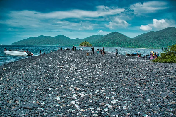 Koh Lipe Tailandia 2021 Basura Alrededor Isla Rocosa Hin Ngam — Foto de Stock