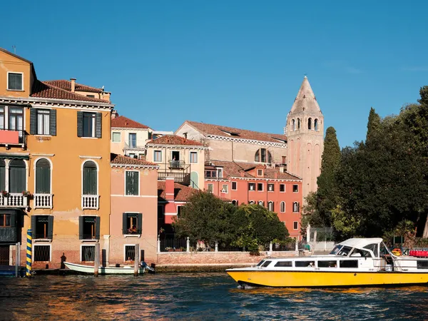 Gran Canal Venecia Italia Pasajero Vaporetto Barco Edificios Históricos Con —  Fotos de Stock