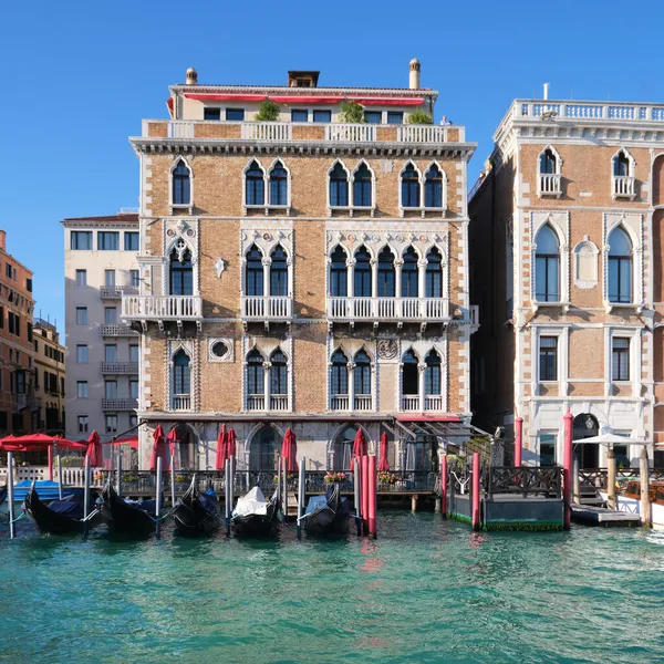 Arkitektur Venezia Italia Gondola Båter Fortøyd Ved Huset Palazzos Historiske – stockfoto