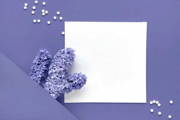 Mockup Con Lienzo Blanco Cuadrado Púrpura Muy Peri Fondo Papel — Foto de Stock