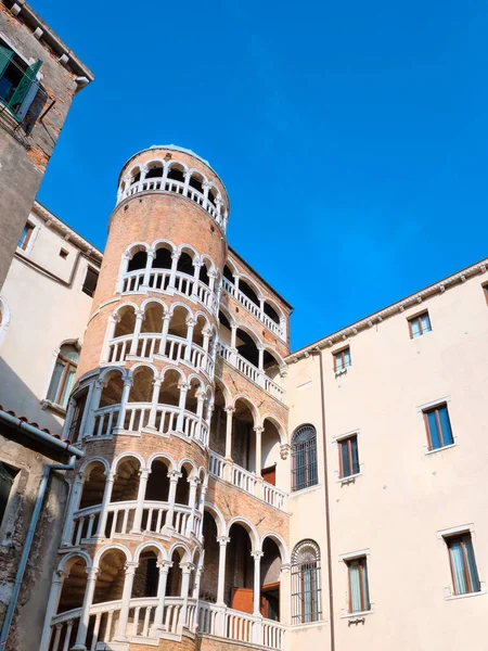 Saray Contarini Del Bovolo Sarmal Kemerli Kullanışsız Kuleye Sahip Venedik — Stok fotoğraf