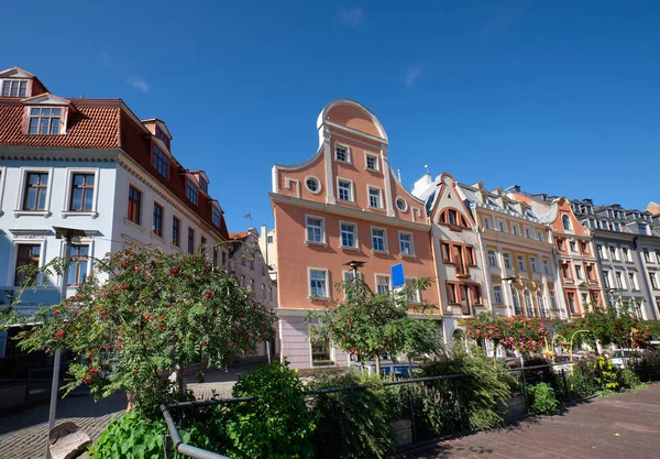 Oude Centrum Riga Letland Zomer Historische Huizen Planten Potten Door — Stockfoto