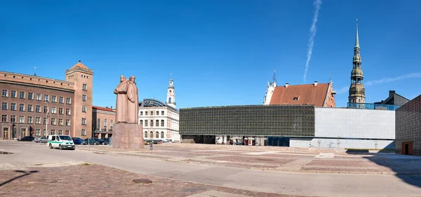 Latvian Riflemen Monument Spire Peter Church Central Riga Capital Latvia — Stock Photo, Image