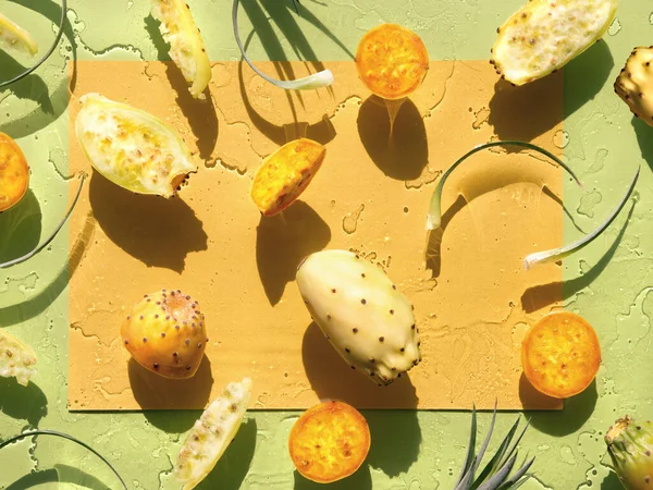 Eksoottiset Hedelmät Keltainen Oranssi Piikikäs Päärynät Terve Kaktus Hedelmät Limen — kuvapankkivalokuva