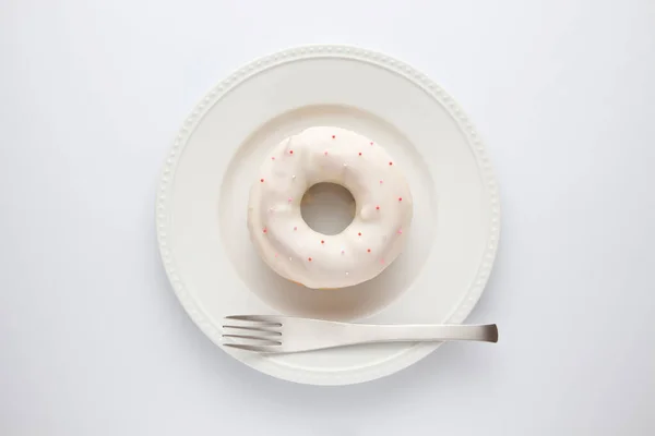 Glazed doughnut isolated on white background — Stock Photo, Image