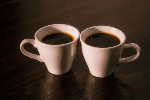 Deux Tasses Blanches Espresso Sur Table — Photo