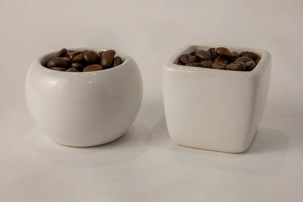 Coffee Beans Jugs White Background — Stock Photo, Image