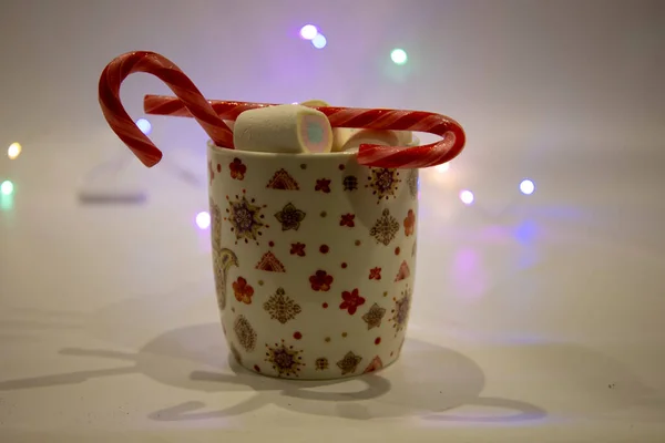 Traditionelle Weihnachtsbonbons Becher — Stockfoto