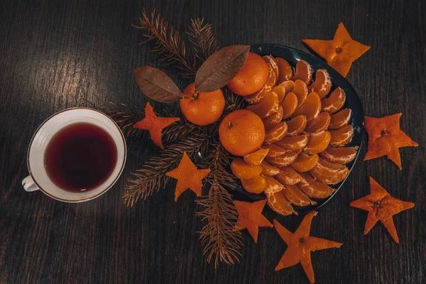 Mandarinen Von Oben Mit Blättern Weihnachtsdekor Mit Weihnachtsbaum Getrockneten Orangen — Stockfoto