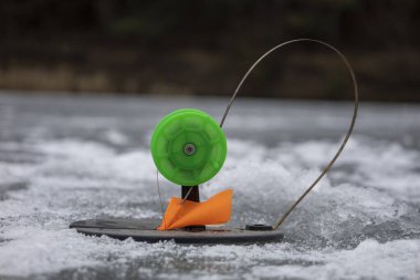 Zherlitsa balık tuzağı. Buz balıkçılığı.