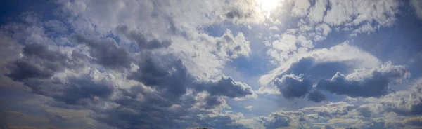 Panorama Céu Azul Com Nuvens Brancas — Fotografia de Stock