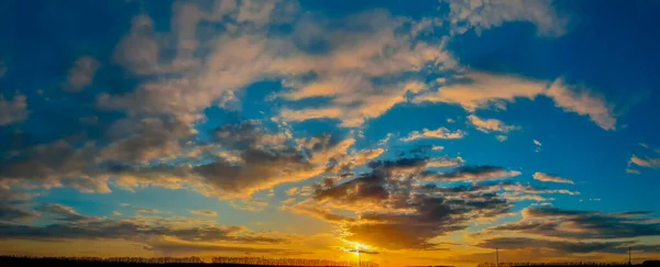 Panorama Céu Com Pôr Sol Nuvens Laranja — Fotografia de Stock