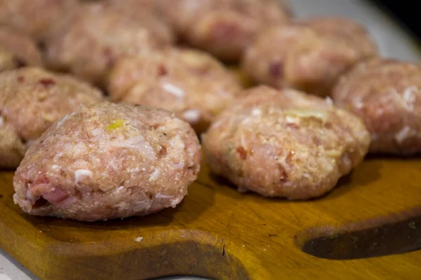 Raw Meatballs Board — Stock Photo, Image