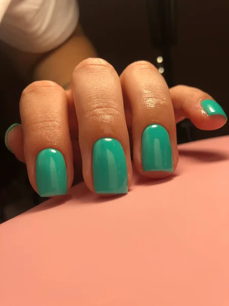 Fingers Lilac Manicure Selective Focus — Stockfoto