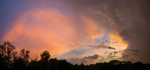 Oranje Hemel Met Wolken Zonsondergang Achtergrond — Stockfoto