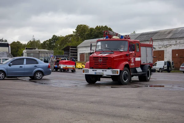 2022 Kiev Ucraina Vigili Del Fuoco Vicino Camion Dei Pompieri — Foto Stock