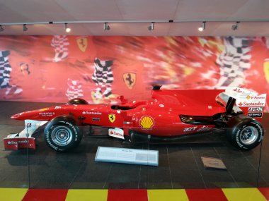 Ferrari dünya dubai