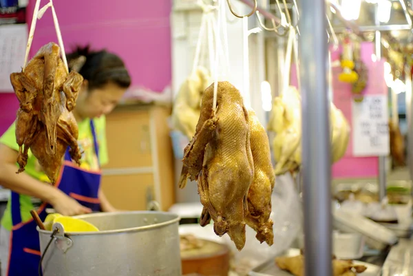 Pato assado no mercado asiático — Fotografia de Stock