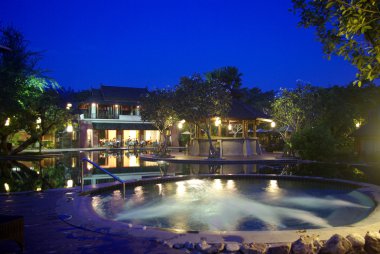 Resort Jakuzi Havuzu, gece