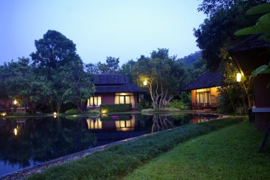 tropikal resort mimari aydınlatma