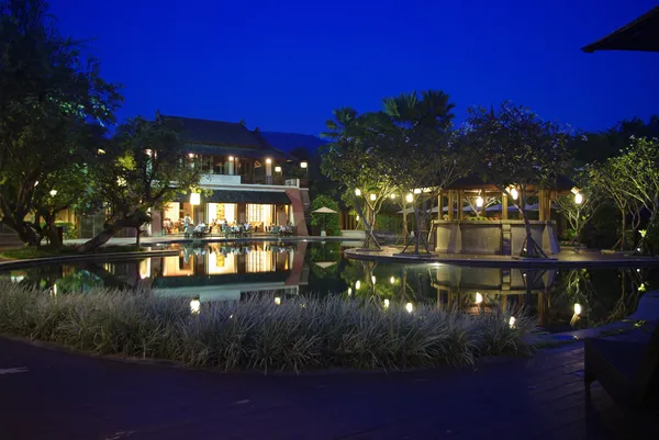 tropikal resort mimari aydınlatma