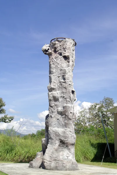 Rock klättervägg, rekreation i hotell och resort — Stockfoto