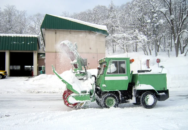 Green snow truck — Stock Photo, Image