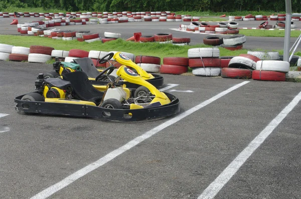 Go cart autók a kezdőcsapatban — Stock Fotó