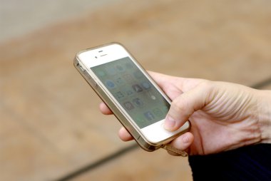Akıllı telefonlu el.