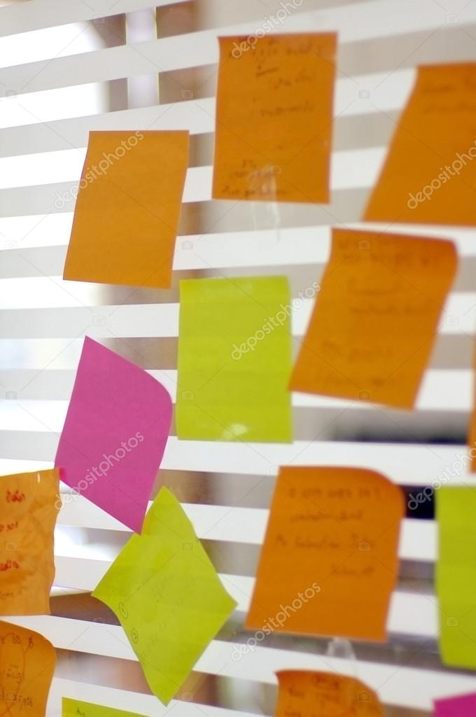 Diário do New Man11 - Página 4 Depositphotos_39957131-stock-photo-post-it-reminders-stick-in