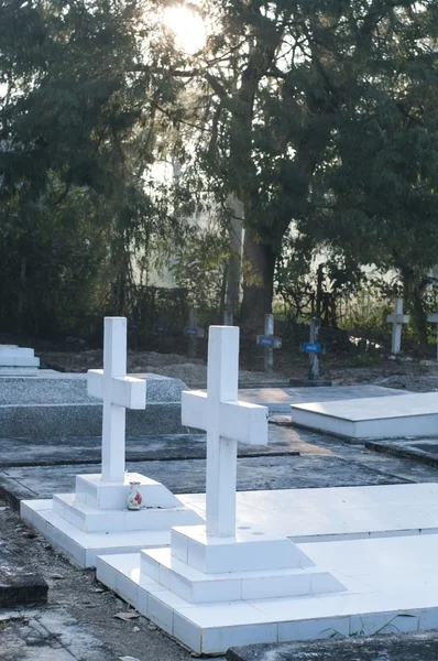 Cimitirul de cimitir dimineața — Fotografie, imagine de stoc