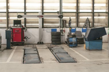 araç otomatik salonu ekipmanları