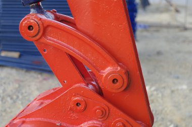 Kırmızı mekanik parçalar