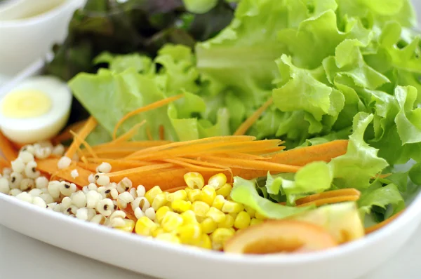 Ensalada de cereales de cerca —  Fotos de Stock